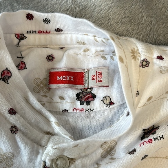 Mexx - long sleeve footed sleeper. Size 6 to  9 months - Picture 2 of 4